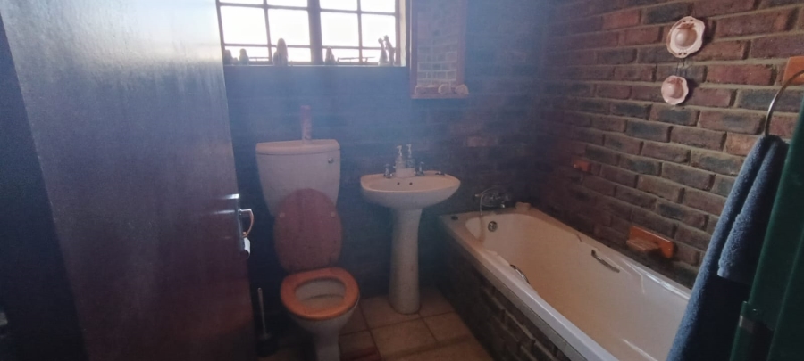 6 Bedroom Property for Sale in Hoopstad Free State